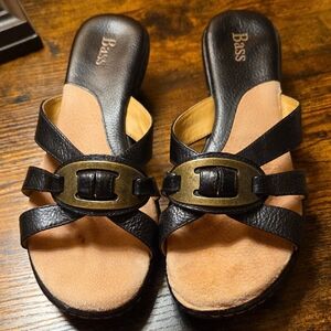 Bass Women's Black and Tan Strappy Sandals